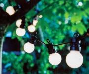 Nový trend – rozsviťte svoje letní terasy a zahrady s originálními LED dekoracemi